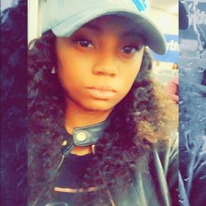 Meet your Posher, Ebony